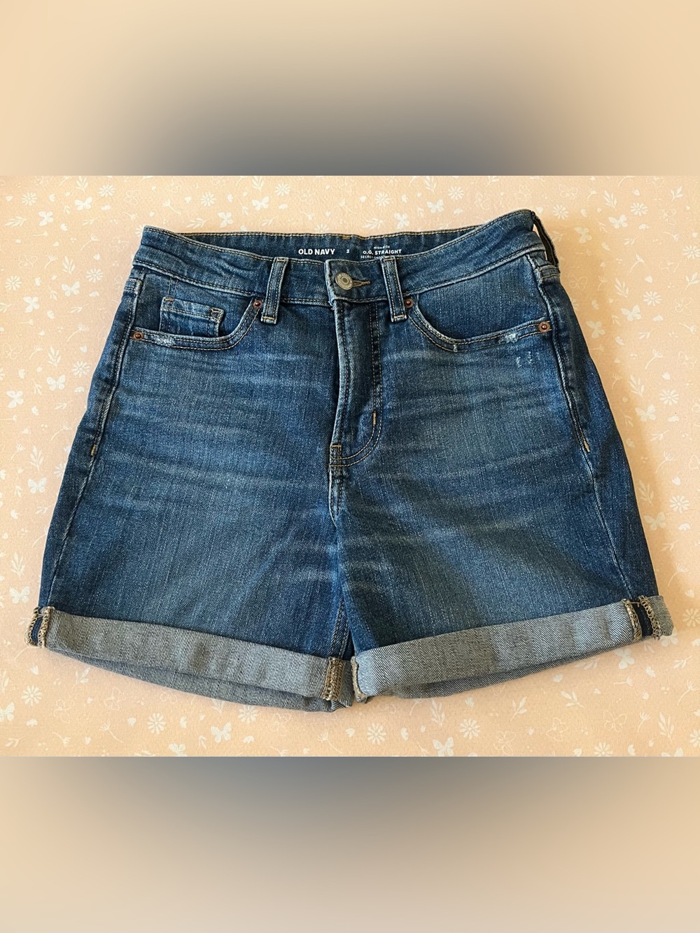 Old Navy Size 2 High-Rise O.G. Straight Denim Shorts Medium Blue Cuffed Cotton